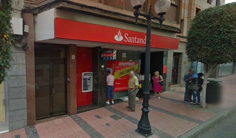 Oficina del Banco Santander en Telde, en una imagen de archivo (Foto GM)